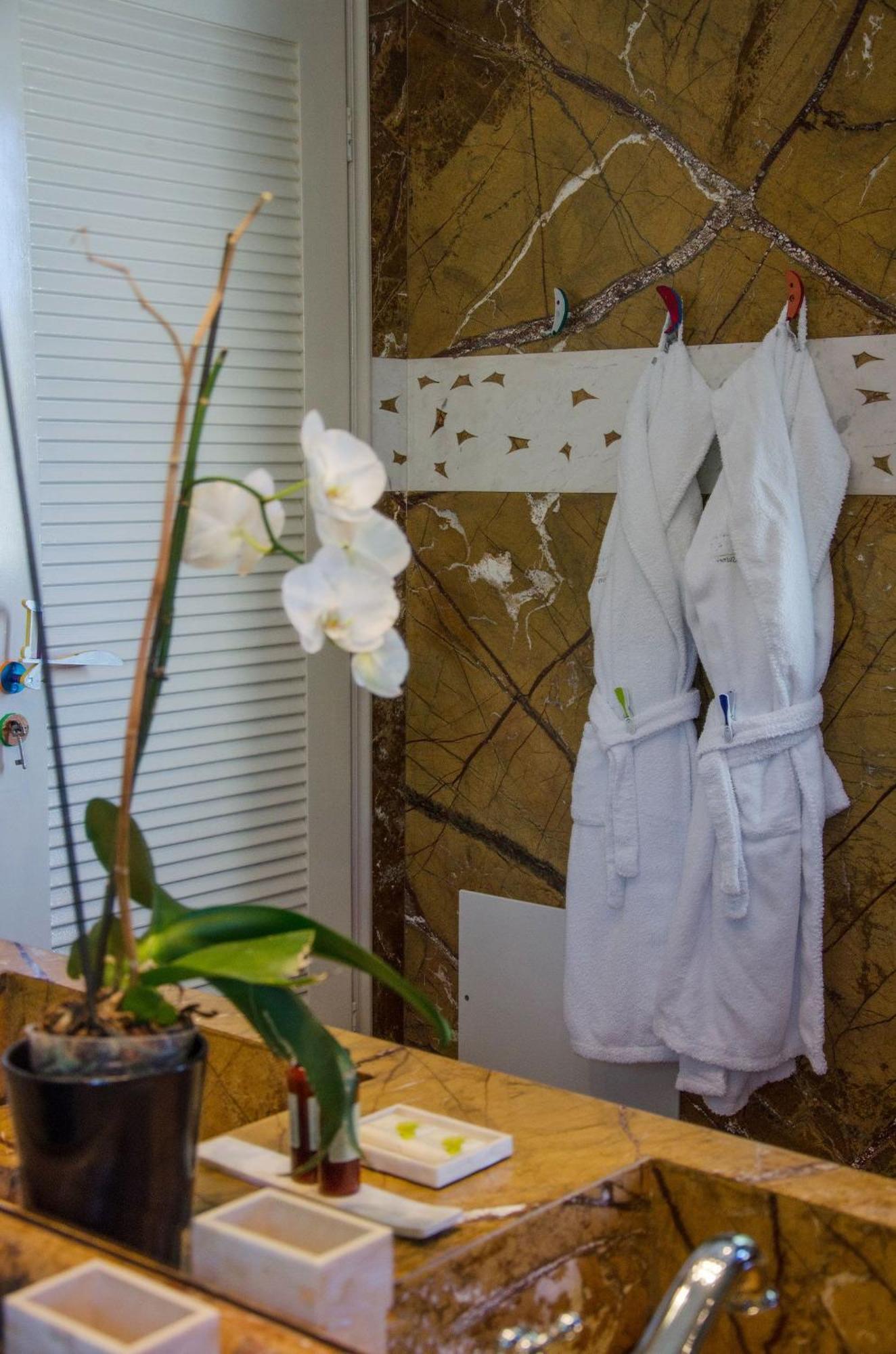 Agalia Luxury Suites Koumpara Habitación foto